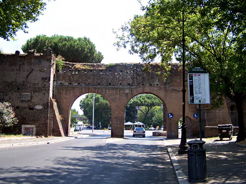 Porta Metronia
